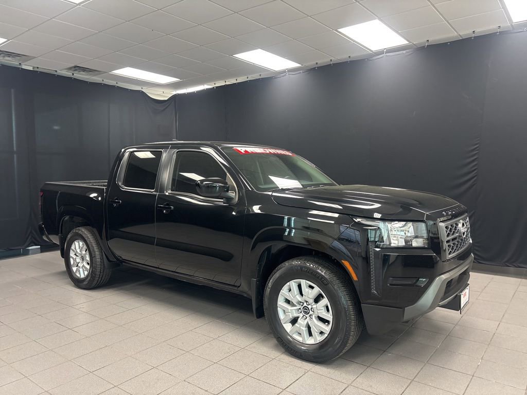 Used 2022 Nissan Frontier SV image 1
