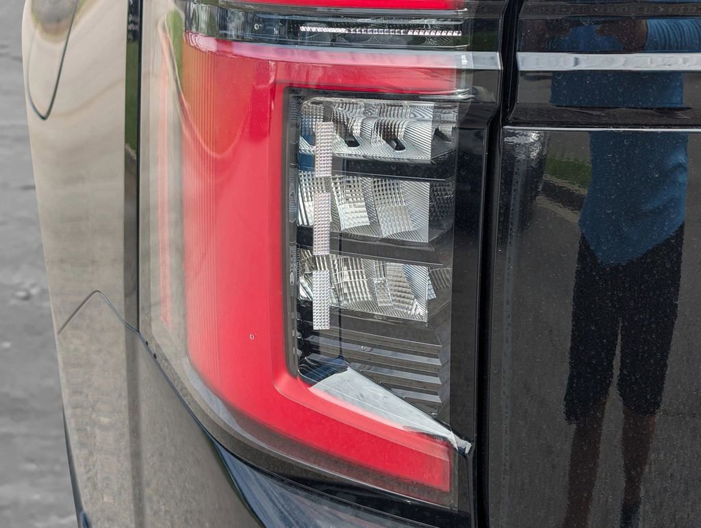 New 2025 Nissan Armada SL image 11