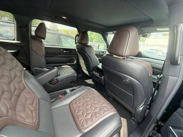 Used 2025 Nissan Armada Platinum w/ Convenience Package AWD/4WD image 16