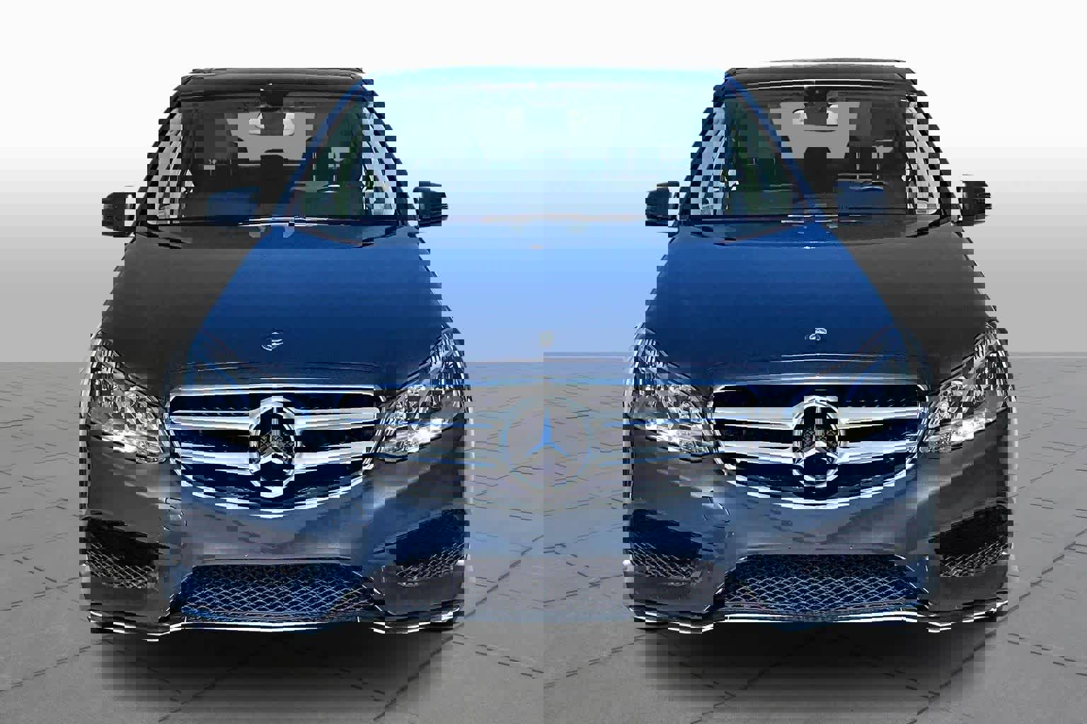 Used 2014 Mercedes-Benz E 350 4MATIC Sedan image 4