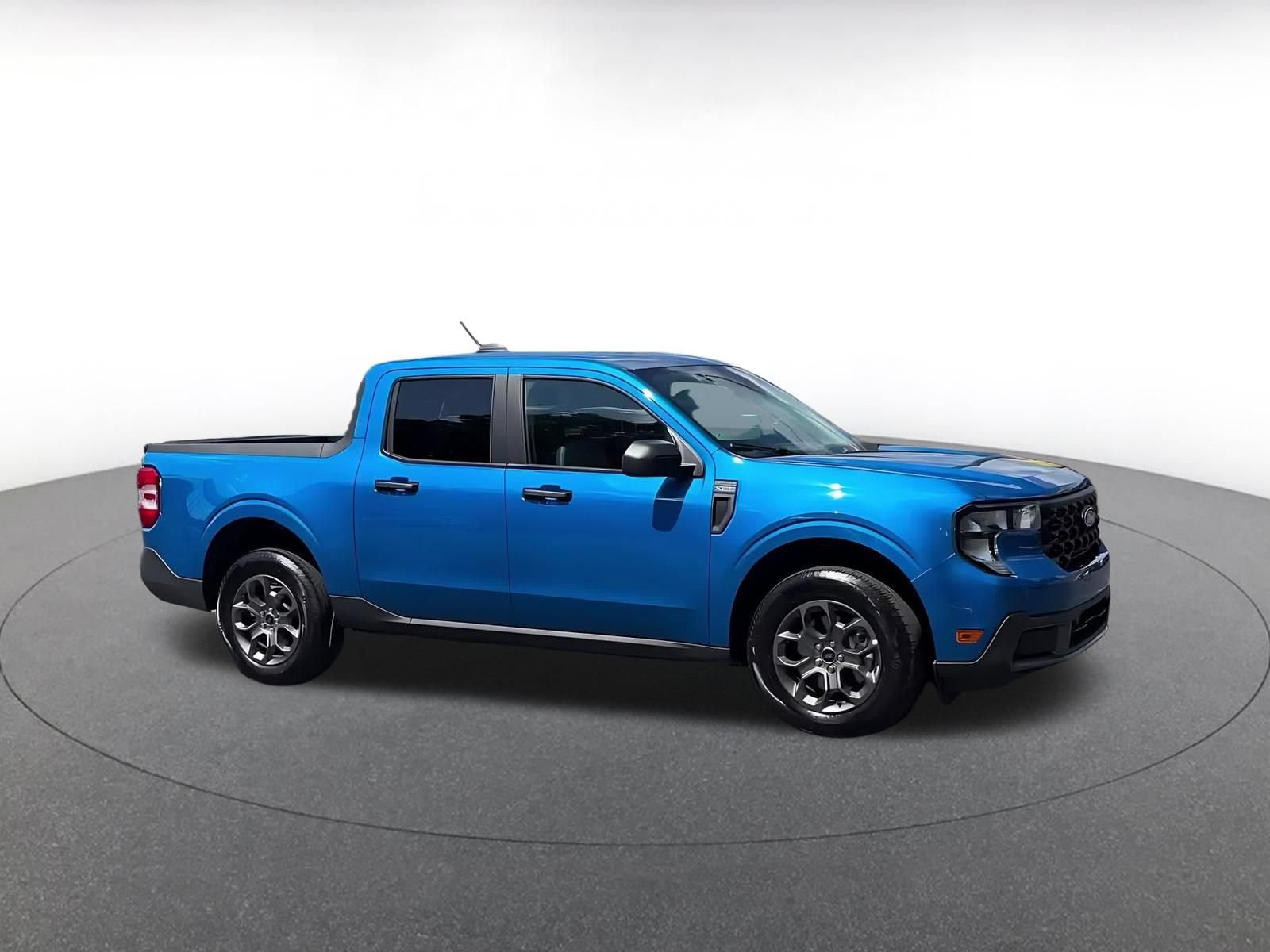 Used 2026 Ford Maverick XLT w/ Equipment Group 301A AWD/4WD image 2