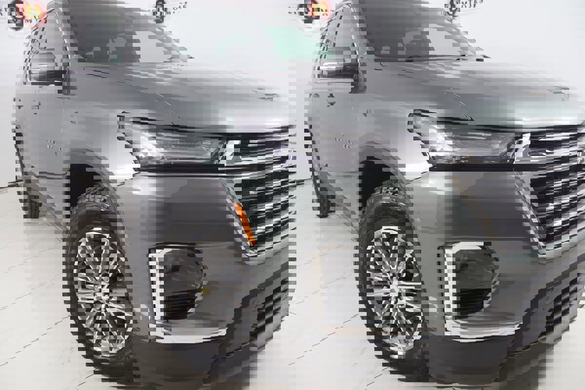 Used 2023 Chevrolet Traverse LT image 15