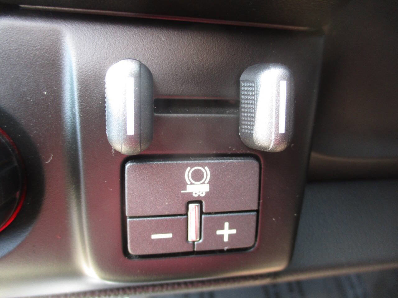 Used 2015 GMC Yukon SLT w/ Open Road Package image 23