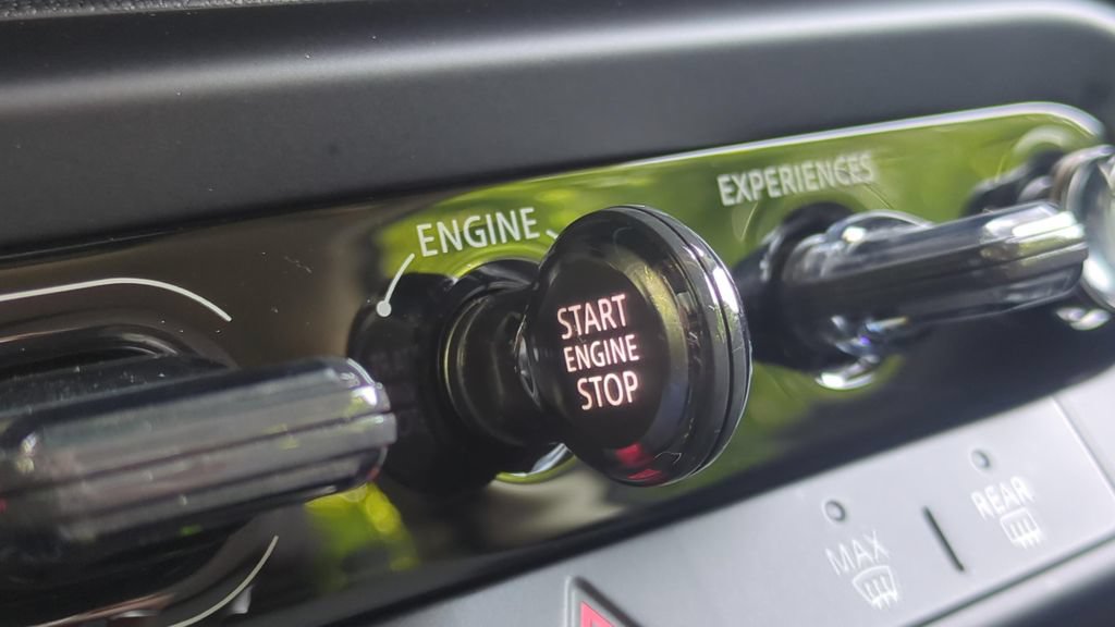 Used 2025 MINI Cooper S FWD image 27