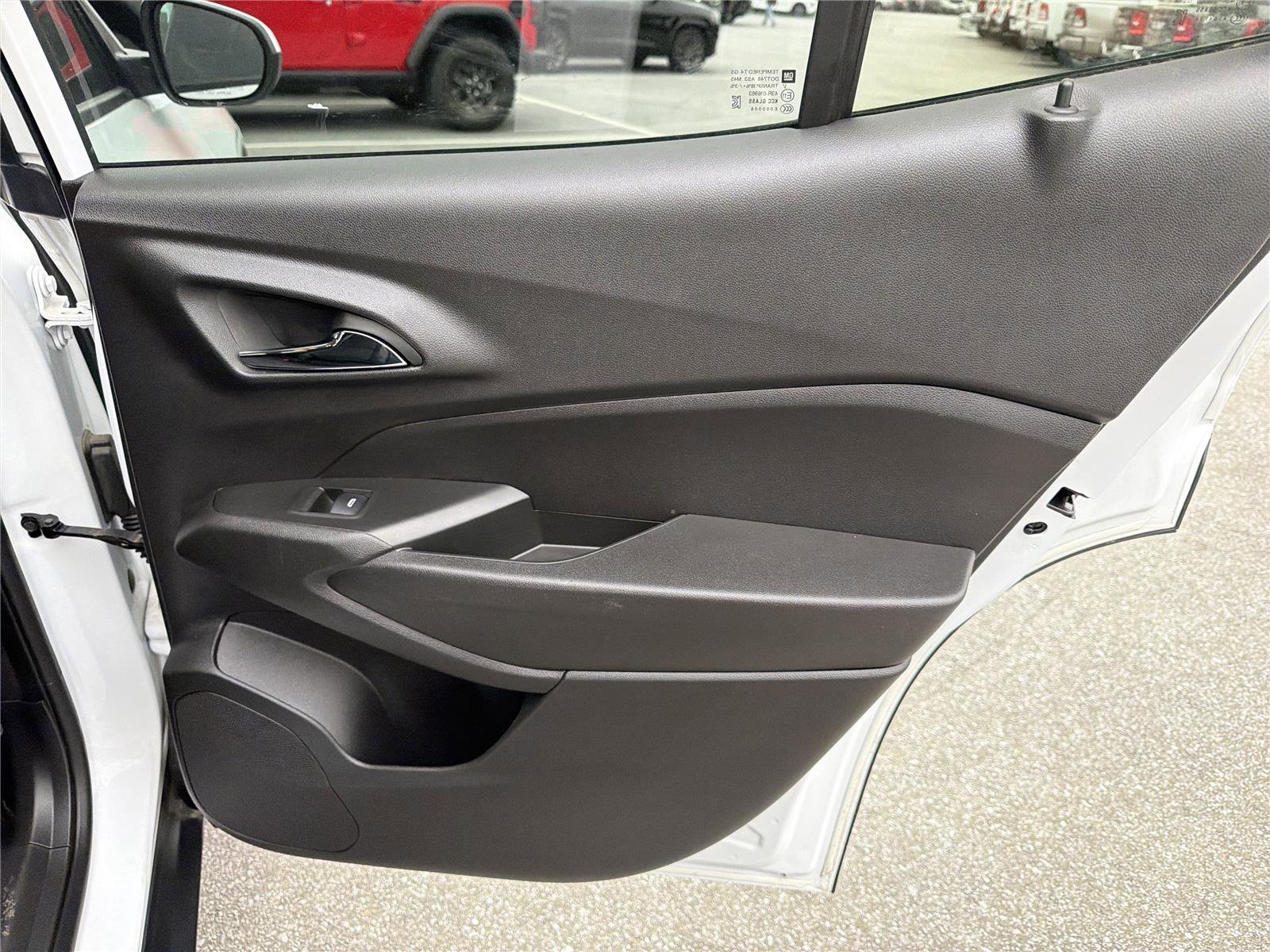 Used 2025 Chevrolet Trax LT image 15