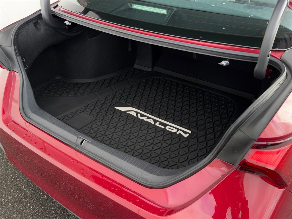 Certified 2019 Toyota Avalon Limited w/ Advanced Safety Package image 23