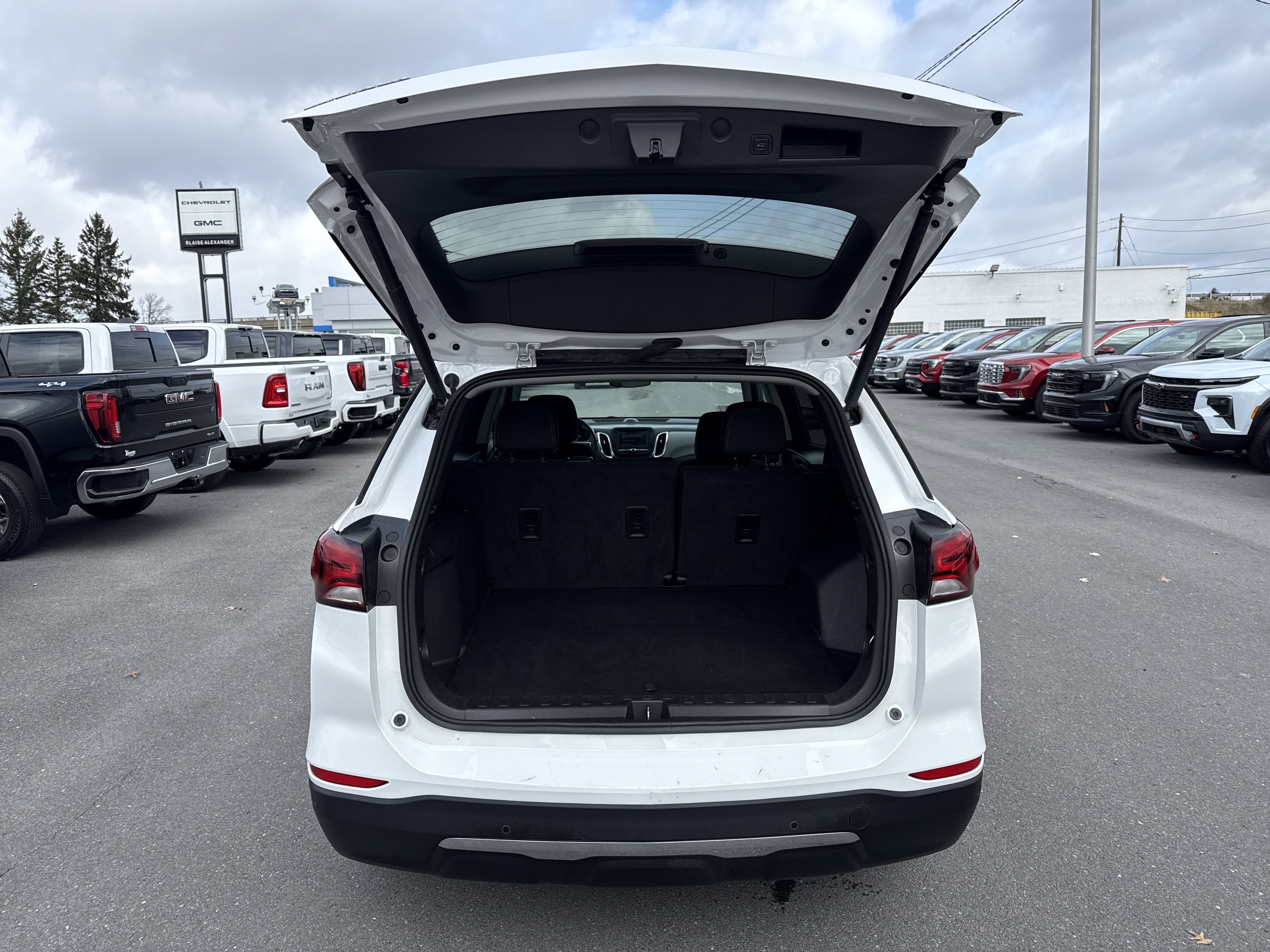 Used 2024 Chevrolet Equinox LT image 5