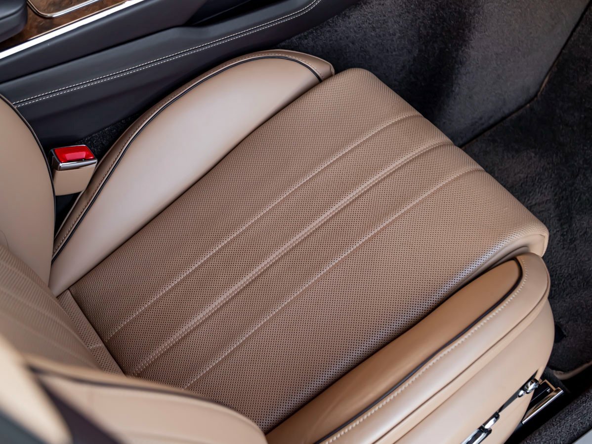 Used 2022 Bentley Flying Spur Plug-In Hybrid image 30