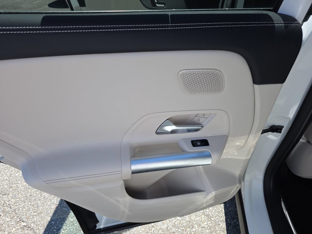 Used 2025 Mercedes-Benz GLA 250 4MATIC image 17