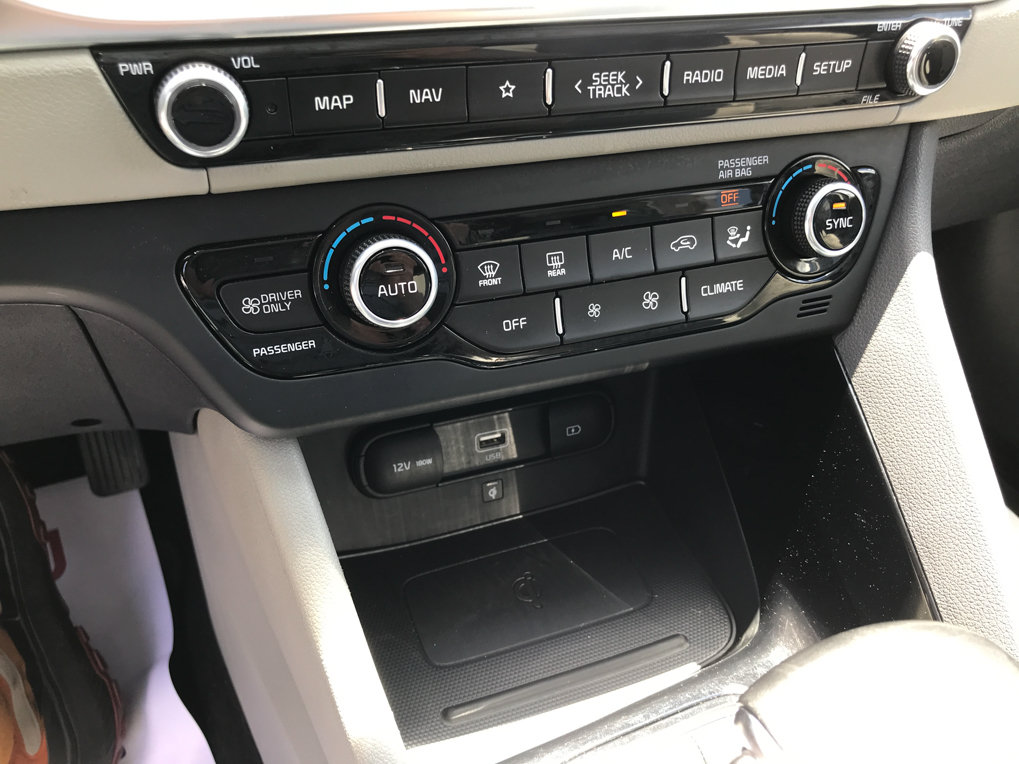Used 2022 Kia Niro EX Premium FWD image 22