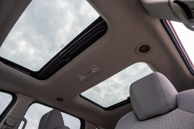 Used 2012 Chevrolet Traverse LT FWD image 30
