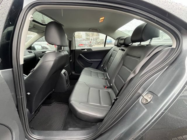 Used 2016 Volkswagen Jetta SE FWD image 10
