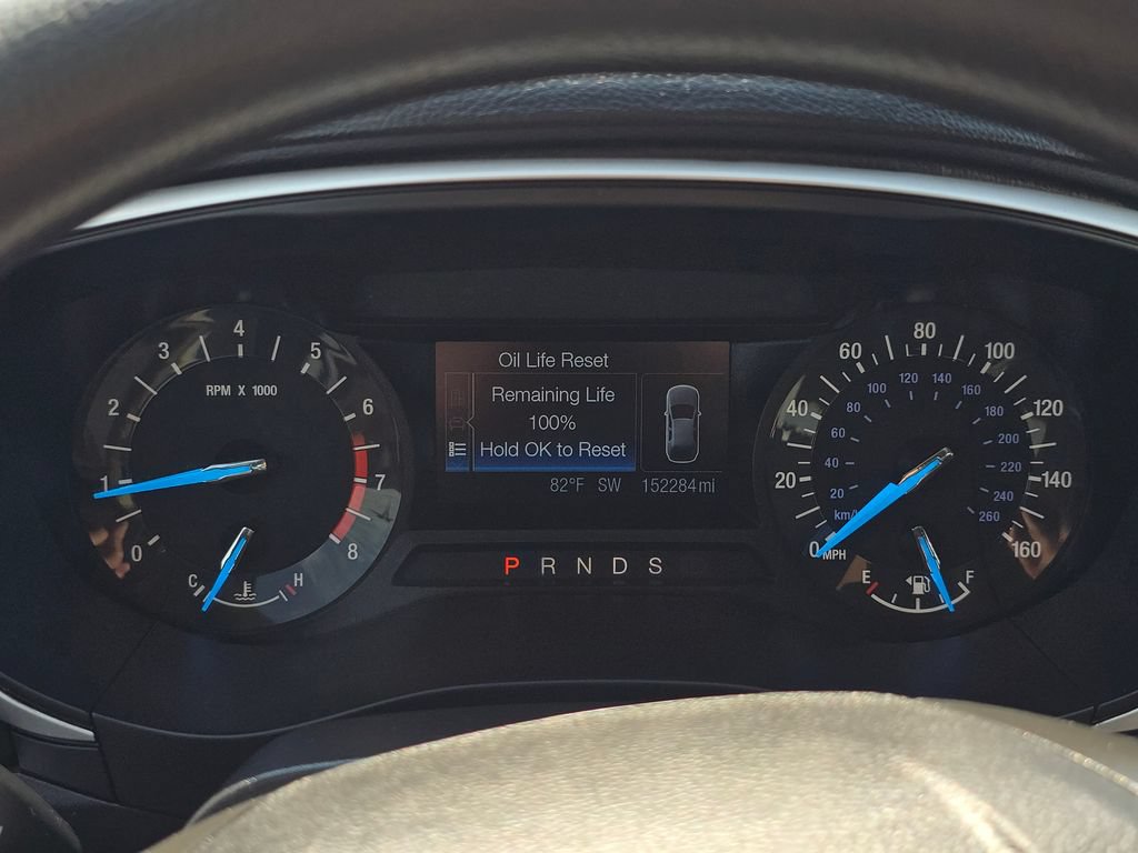 Used 2016 Ford Fusion SE FWD image 24