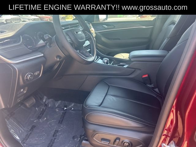 Used 2025 Jeep Grand Cherokee L Limited w/ Luxury Tech Group II AWD/4WD image 8