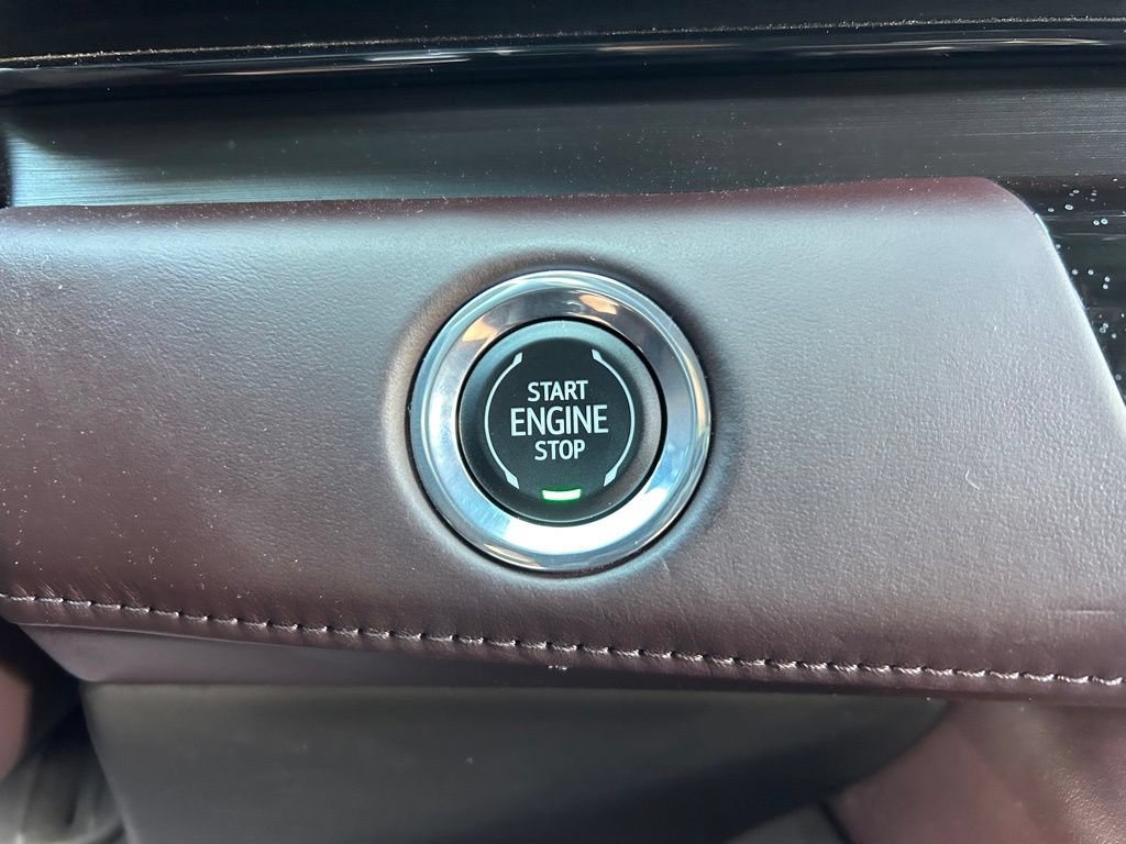 Used 2023 Cadillac Escalade V w/ LPO, ONYX Package AWD/4WD image 33