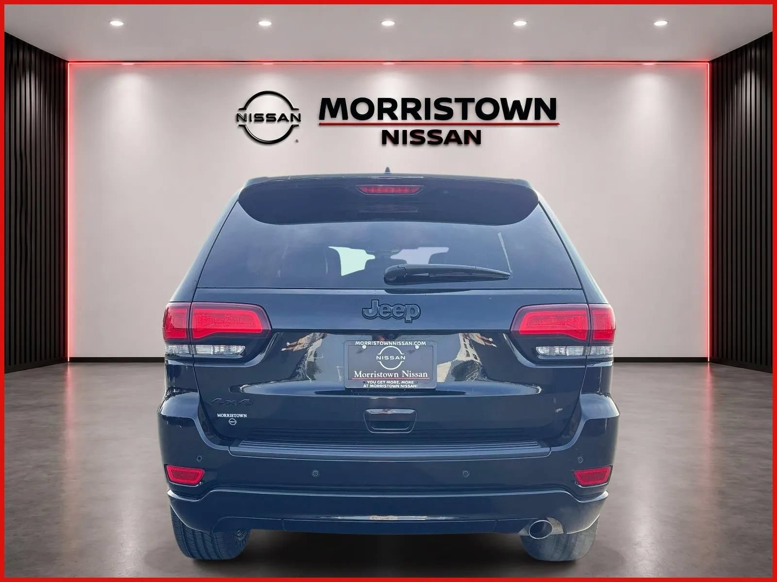 Used 2021 Jeep Grand Cherokee Laredo X AWD/4WD image 4