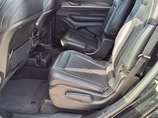 Used 2024 Jeep Grand Cherokee L Limited w/ Luxury Tech Group II image 15