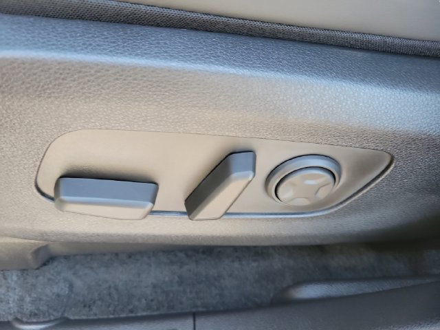 New 2026 Kia Carnival EX FWD image 18