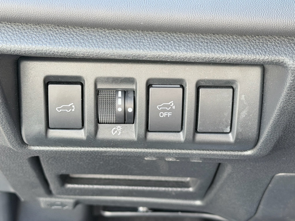 Used 2024 Subaru Outback Limited AWD/4WD image 13