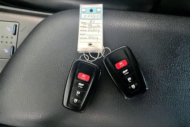 Used 2021 Toyota Camry SE AWD/4WD image 40