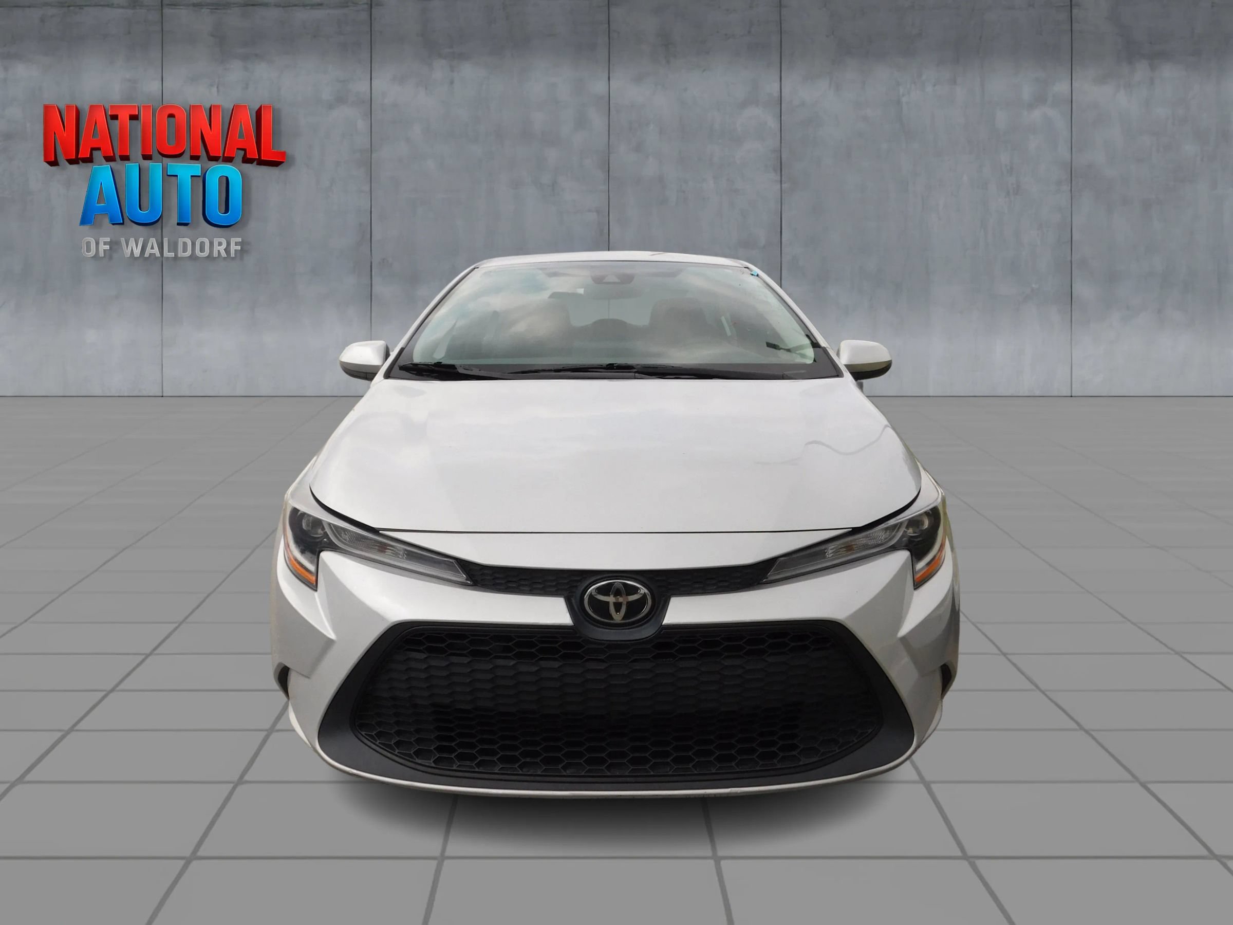 Used 2022 Toyota Corolla LE FWD image 3