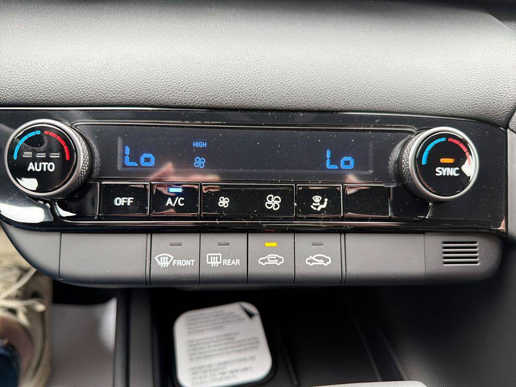 New 2026 Hyundai Elantra Sport FWD image 23