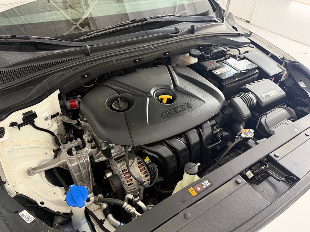Used 2020 Hyundai Elantra GT FWD image 51