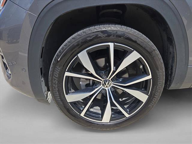 Used 2024 Volkswagen Atlas SEL Premium R-Line AWD/4WD image 25