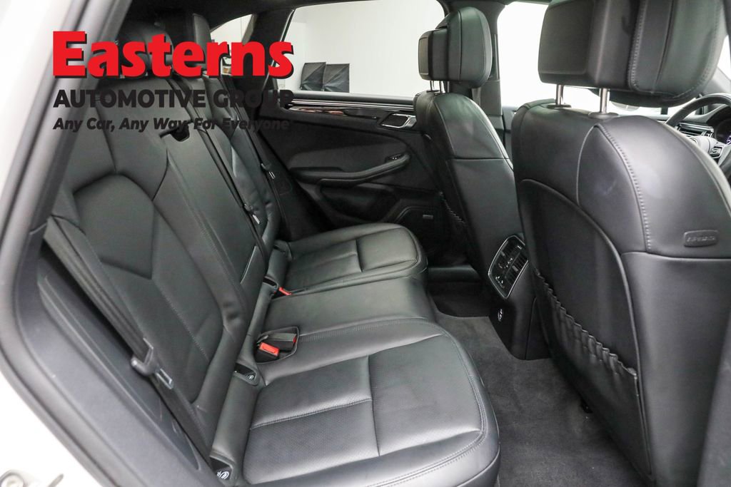 Used 2023 Porsche Macan T w/ Premium Package Plus image 24