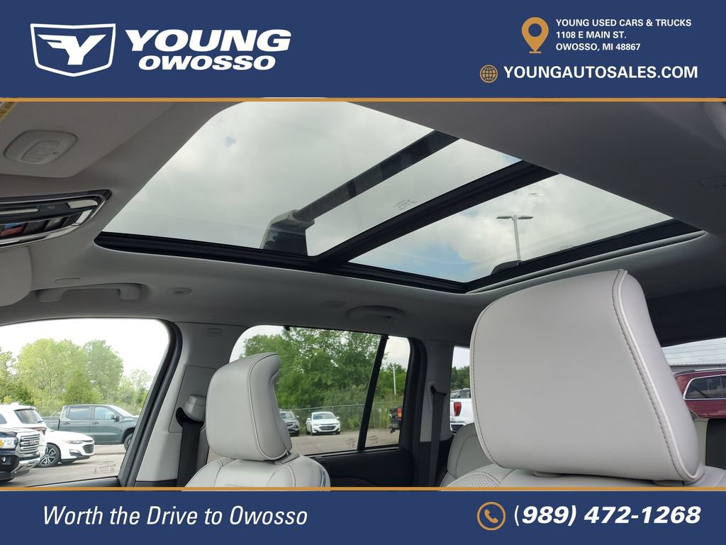 Used 2022 Jeep Grand Cherokee Overland w/ Luxury Tech Group IV AWD/4WD image 8