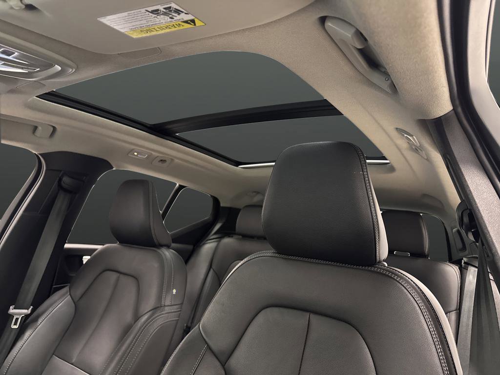 Used 2024 Volvo XC40 B5 Plus w/ Climate Package image 7