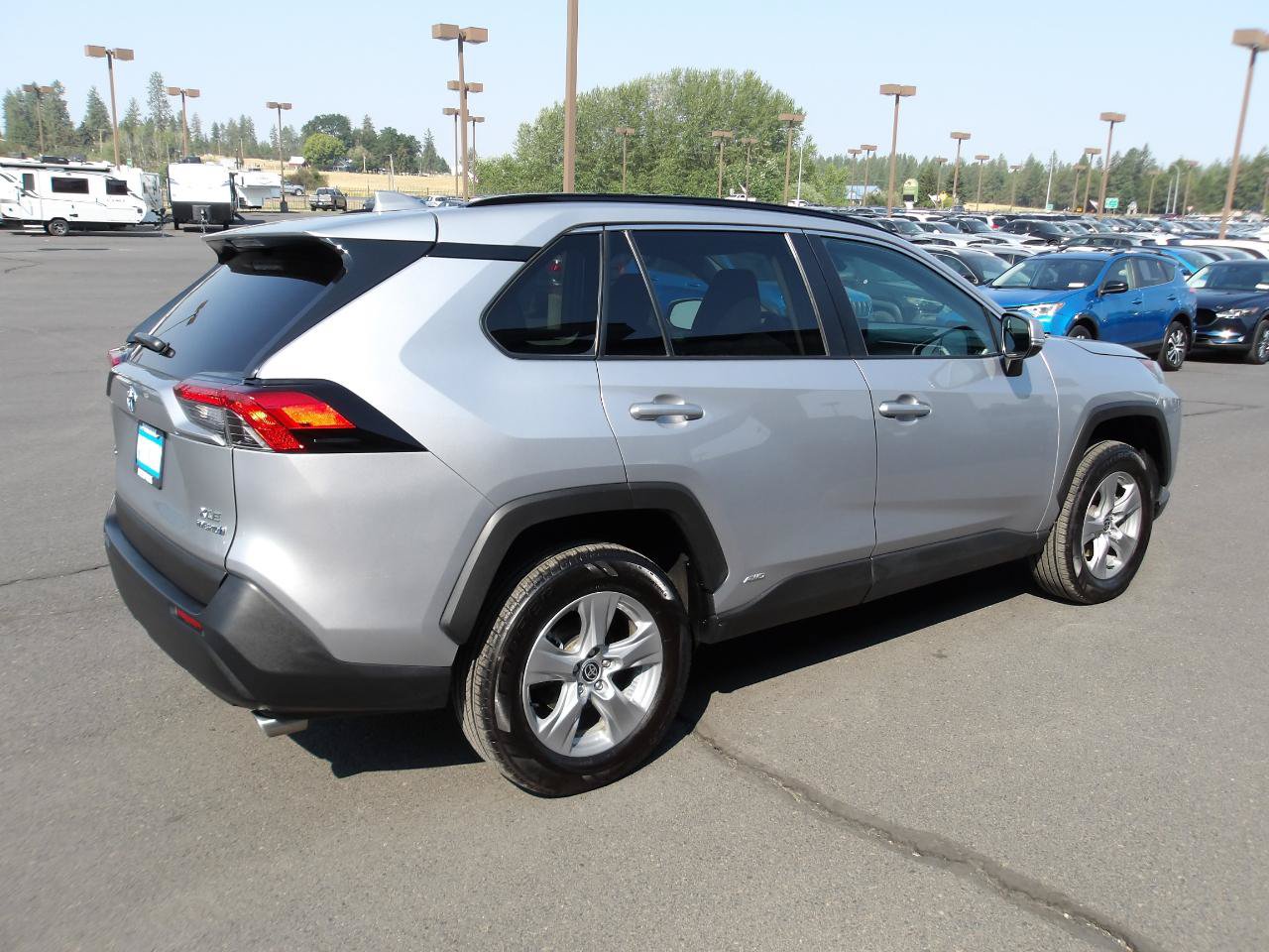 Used 2022 Toyota RAV4 XLE w/ Convenience Package AWD/4WD image 5