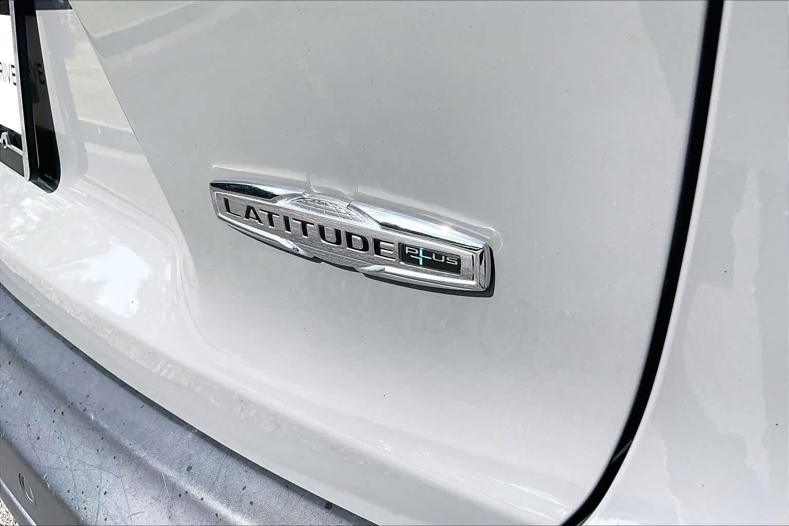 Used 2019 Jeep Cherokee Latitude Plus AWD/4WD image 10