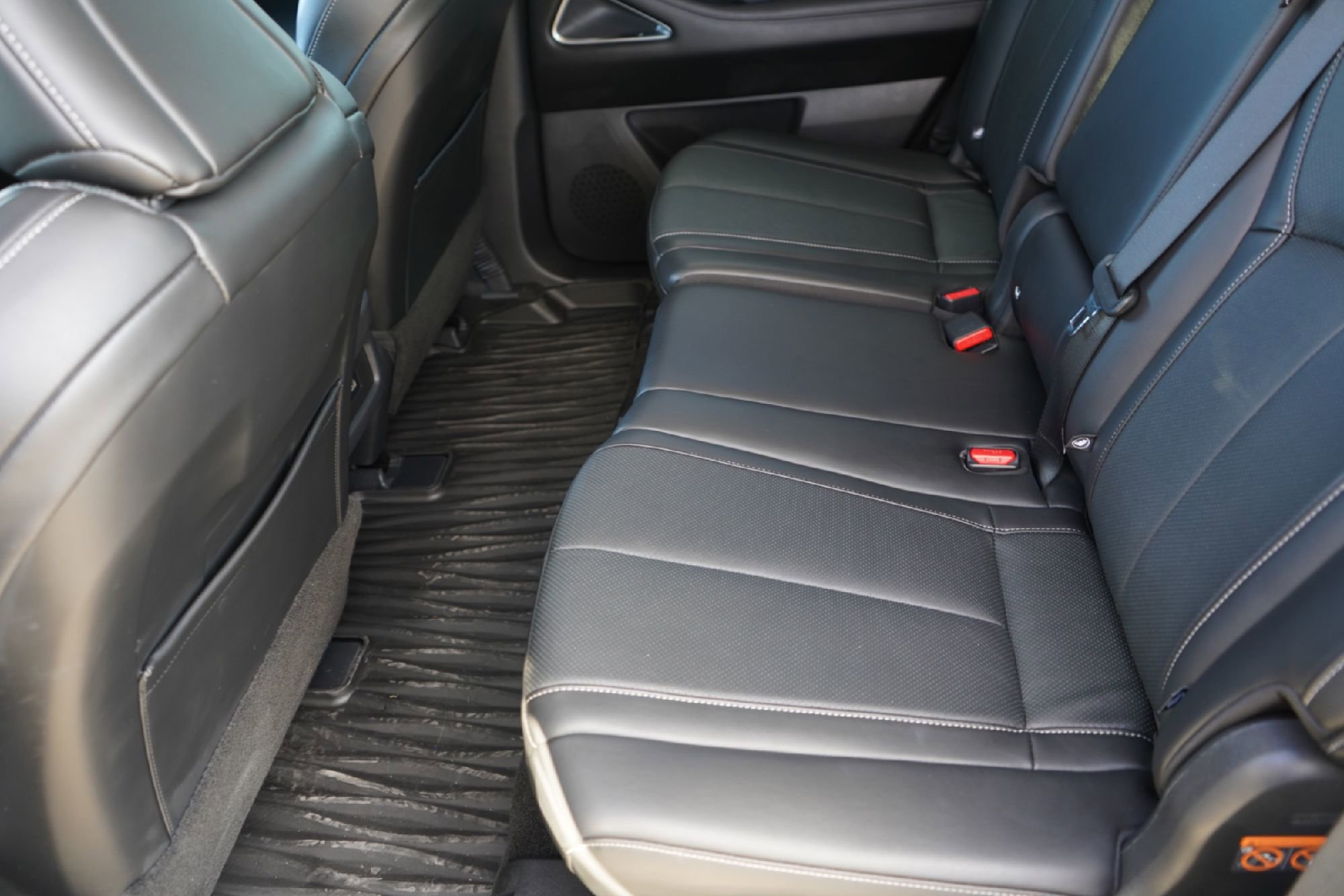 Certified 2025 INFINITI QX60 Luxe w/ Cargo Package image 26