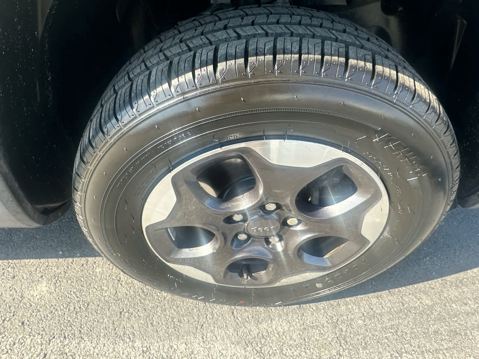 Used 2017 Jeep Renegade Sport w/ Power & Air Group image 10