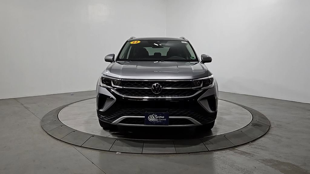 Certified 2022 Volkswagen Taos SEL image 9
