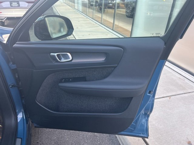 Certified 2025 Volvo XC40 B5 Plus image 14