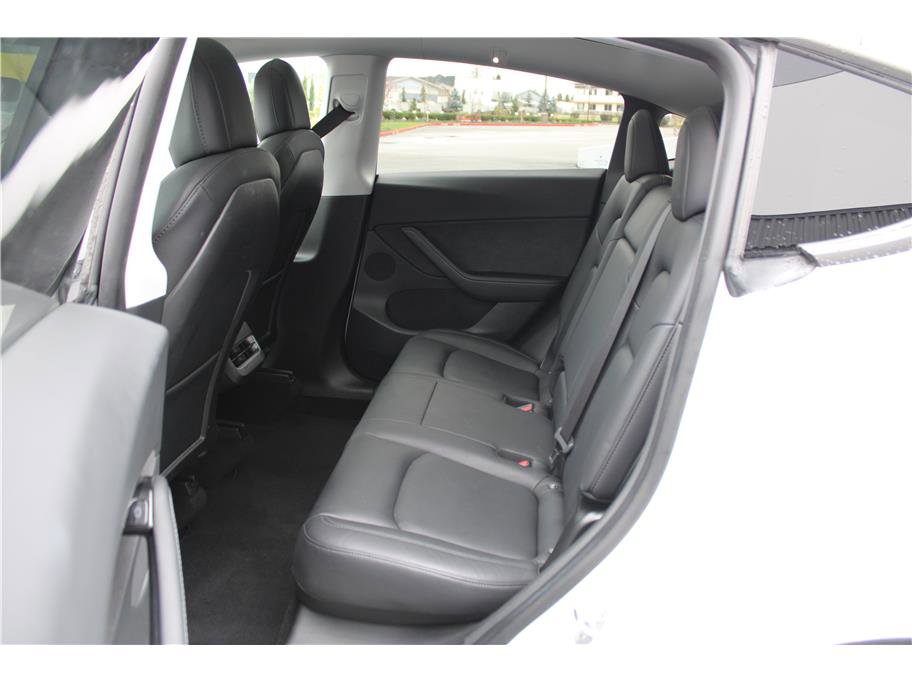 Used 2020 Tesla Model Y Long Range image 13