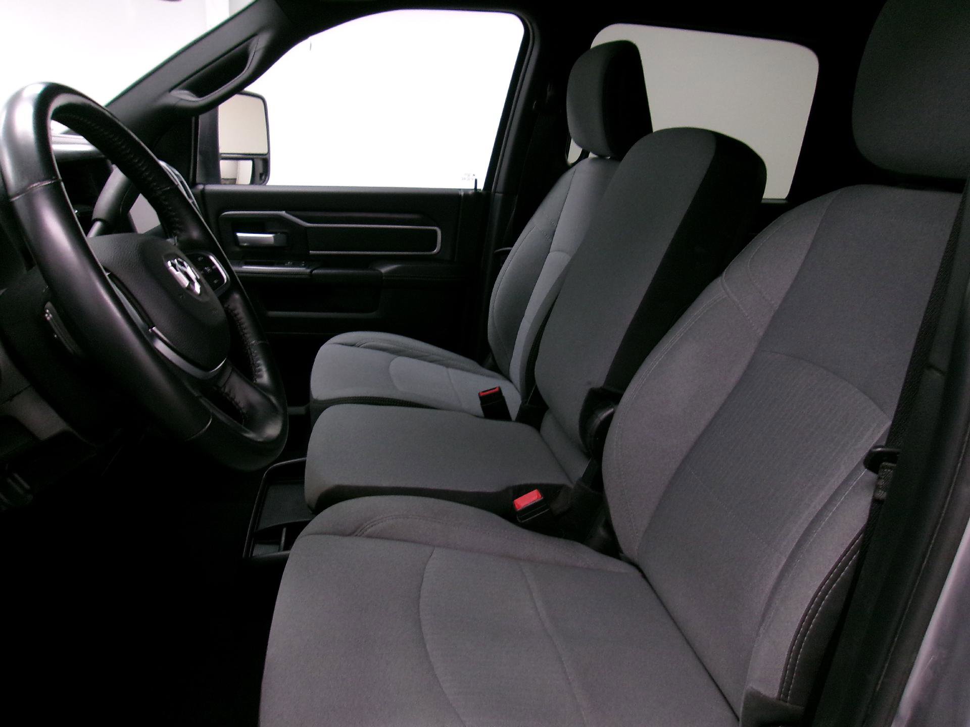 Used 2024 RAM 3500 Big Horn AWD/4WD image 7