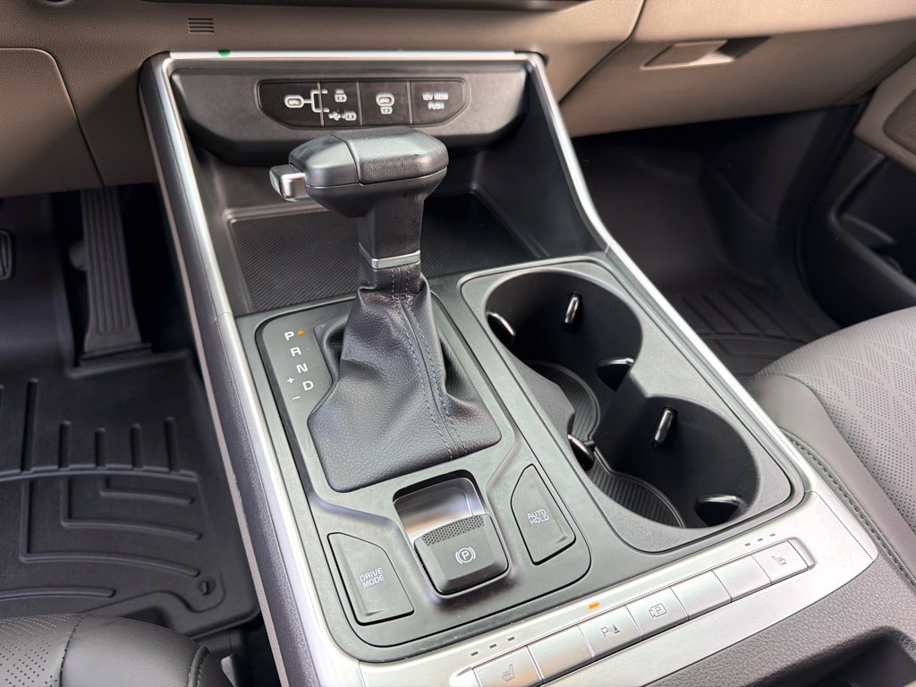 Certified 2026 Kia Carnival FWD image 15