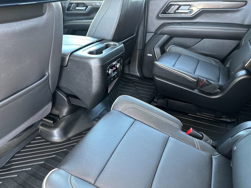 Used 2025 GMC Yukon Elevation w/ Elevation Premium Package AWD/4WD image 11