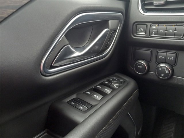 Used 2023 Chevrolet Suburban Premier image 28