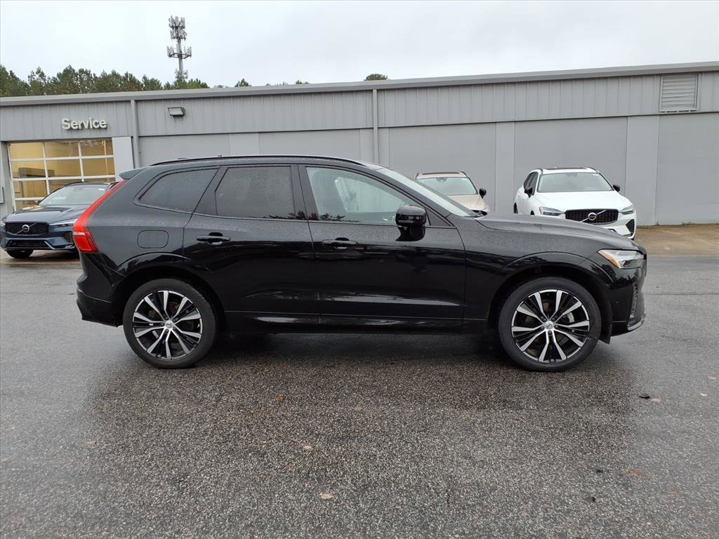 Used 2024 Volvo XC60 B5 Plus image 2