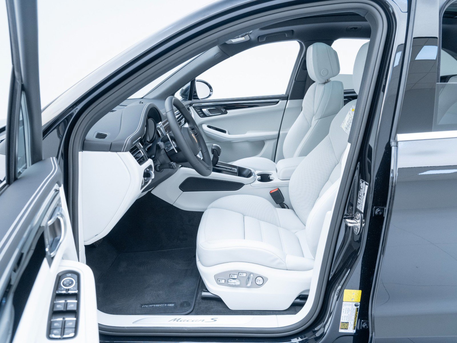 New 2026 Porsche Macan S AWD/4WD image 18