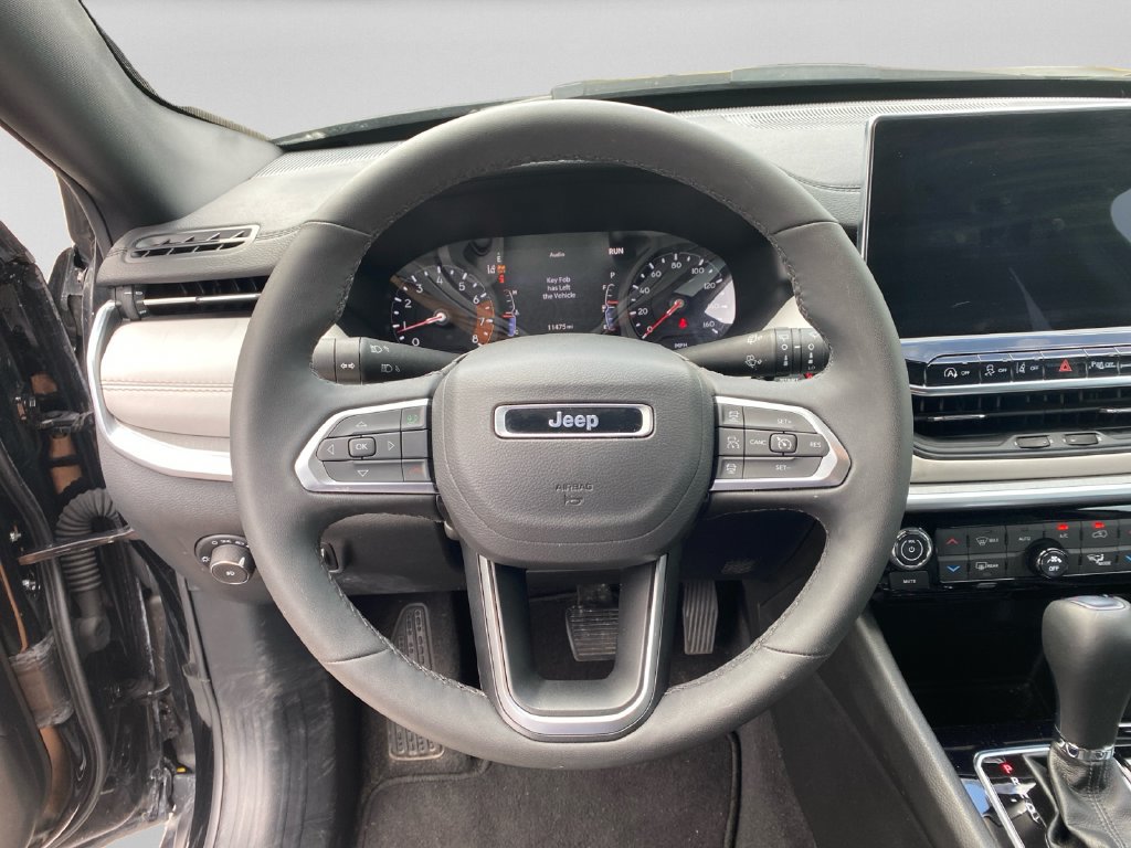 Used 2026 Jeep Compass Limited AWD/4WD image 12
