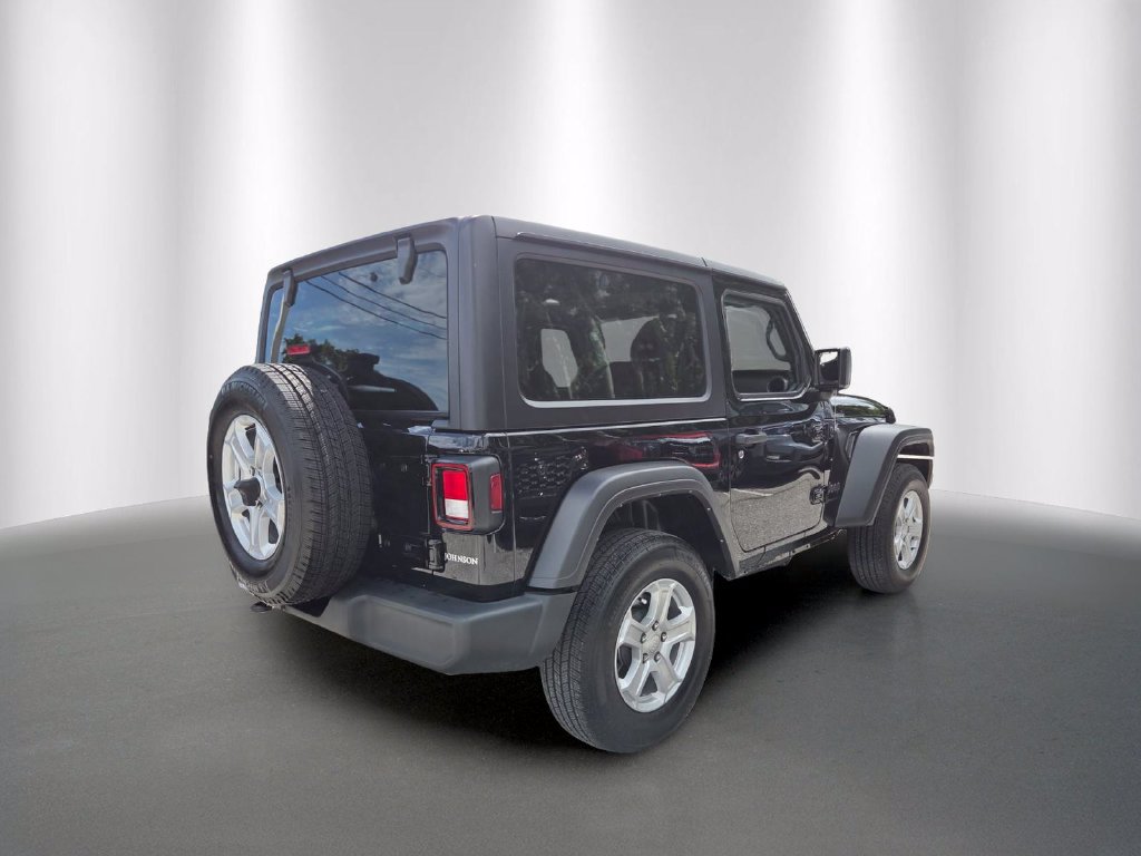 Used 2022 Jeep Wrangler Sport AWD/4WD image 3