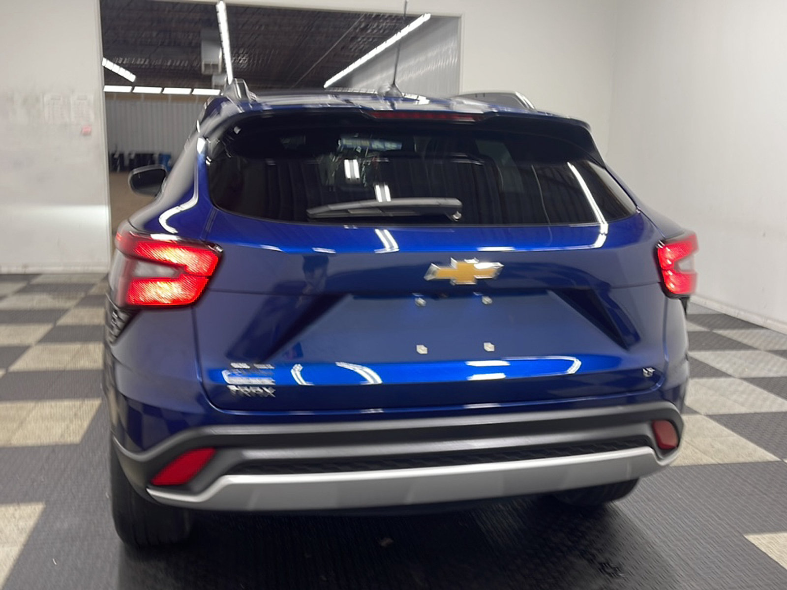 Used 2024 Chevrolet Trax LT w/ Driver Confidence Package FWD image 16
