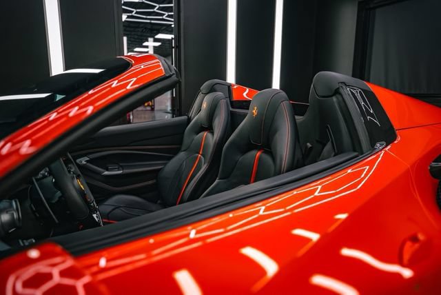 Used 2021 Ferrari F8 Tributo RWD image 10