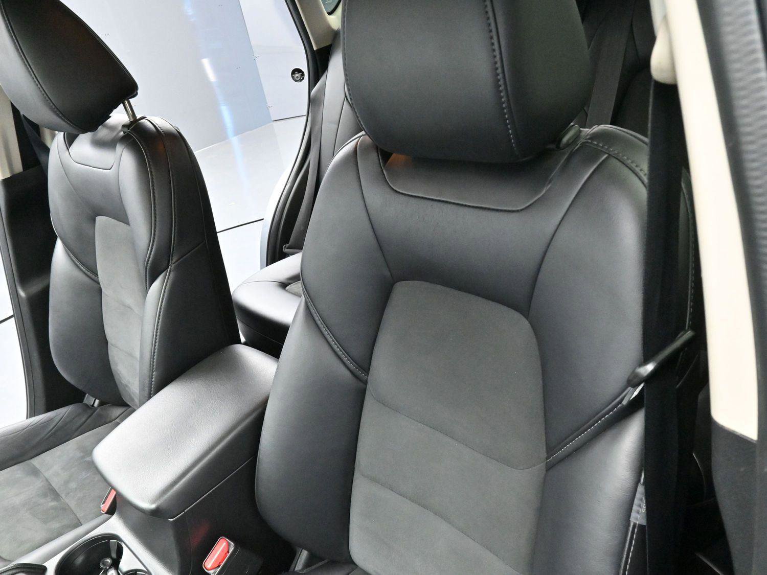 Used 2020 MAZDA CX-5 Touring image 14