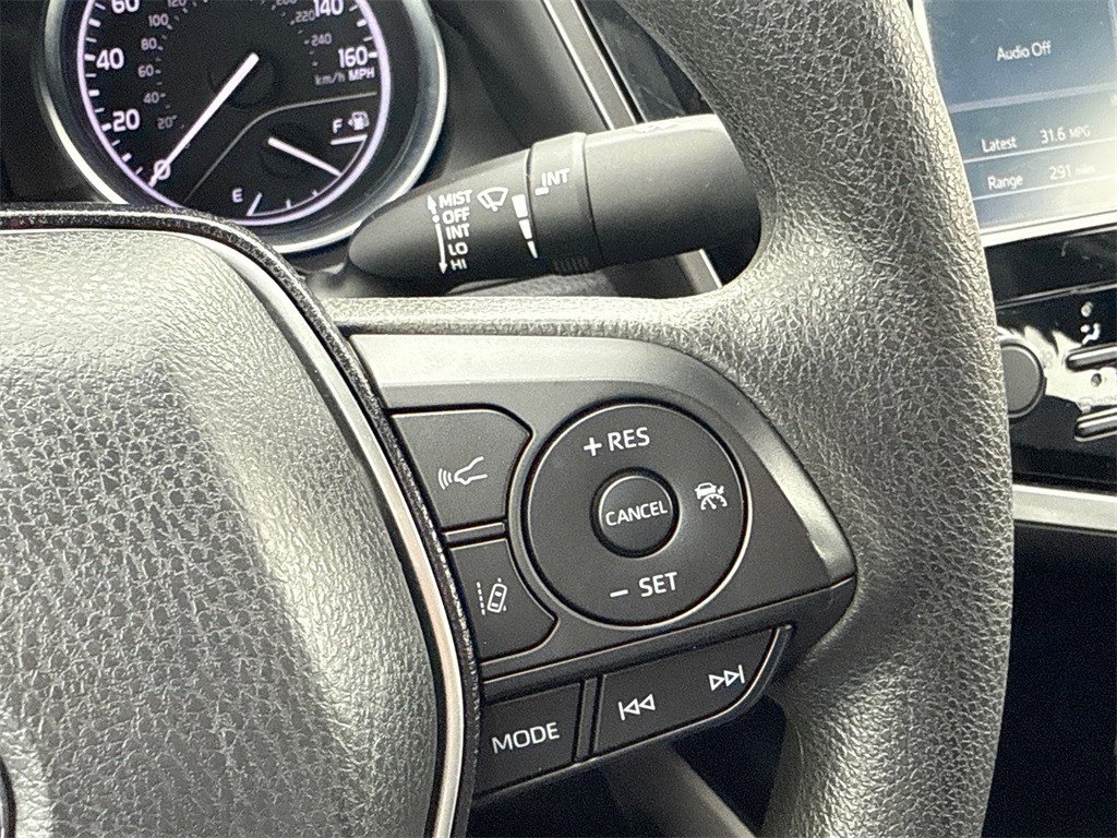 Used 2019 Toyota Camry LE image 22